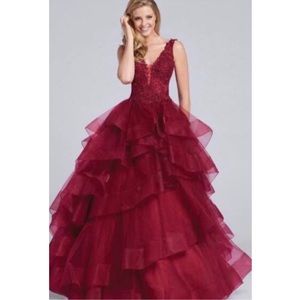 Sold‼️Ellie Wilde Prom Dress